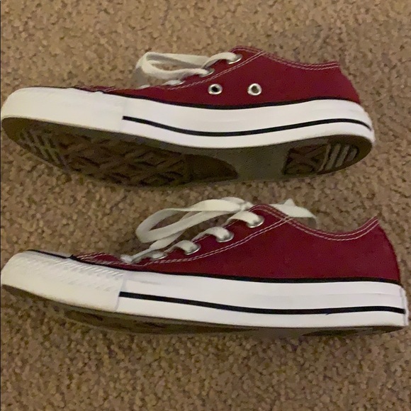 Maroon converse all star - Picture 2 of 4